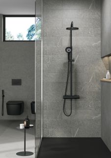 Душевая стойка Kludi Dive 6907939-00 с термостатом чёрный матовый