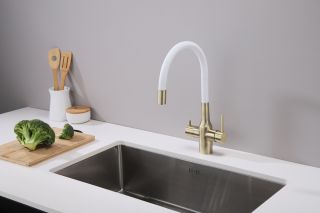 Смеситель для кухни Paulmark Salix Sa213419-BRw белый/бронза