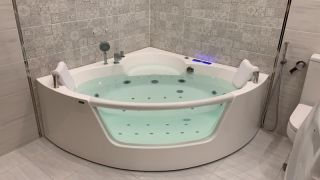 Гидромассажная ванна Frank F164 угловая 1400х1400х600